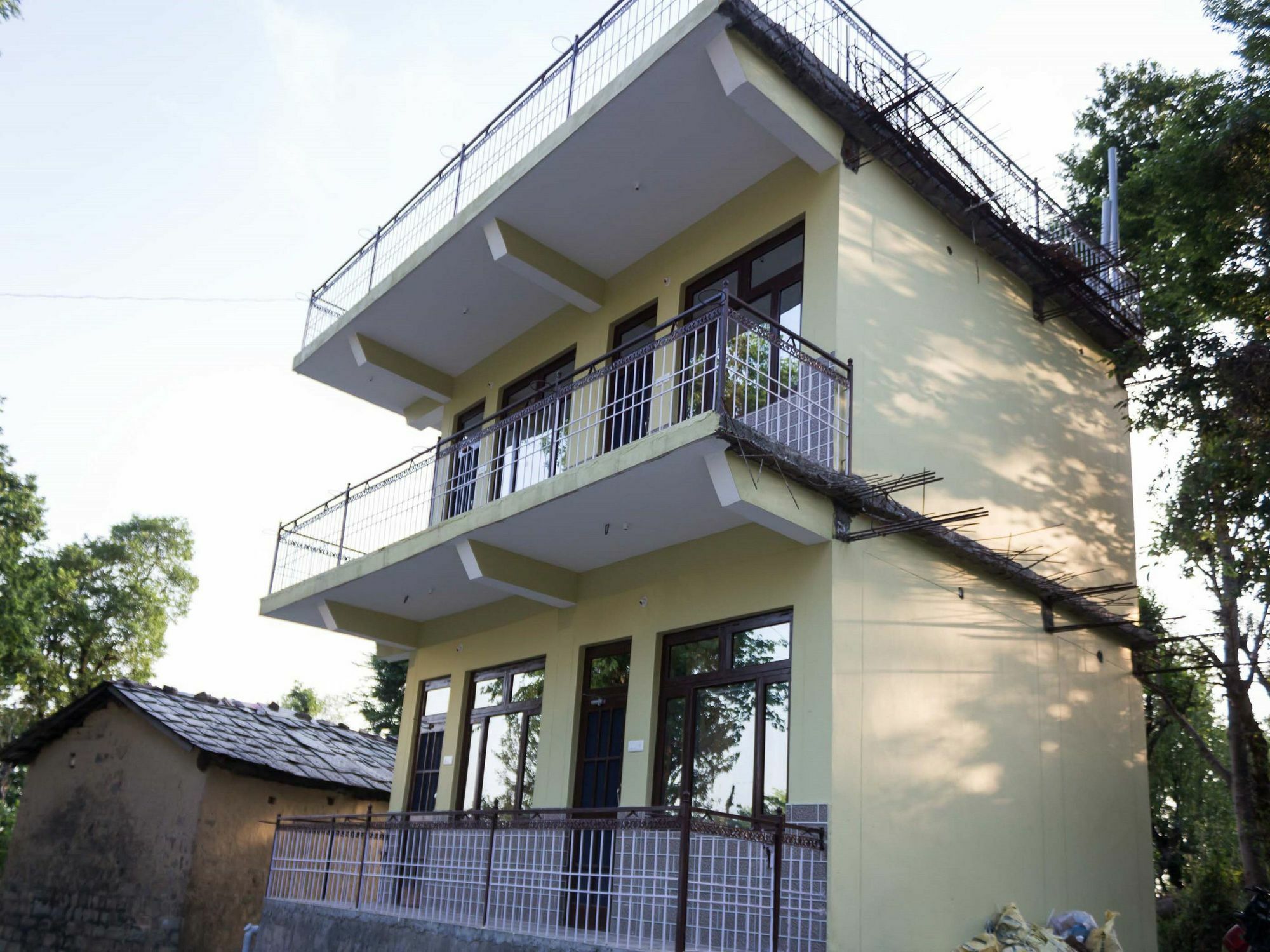 Oyo Home 13409 Cozy Stay Dharamshala Ngoại thất bức ảnh
